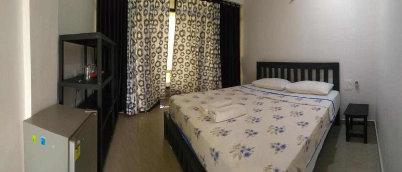 God'S Gift Morjim Hotel Exterior foto