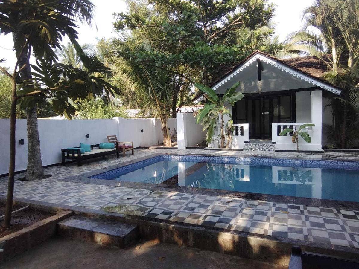 God'S Gift Morjim Hotel Exterior foto