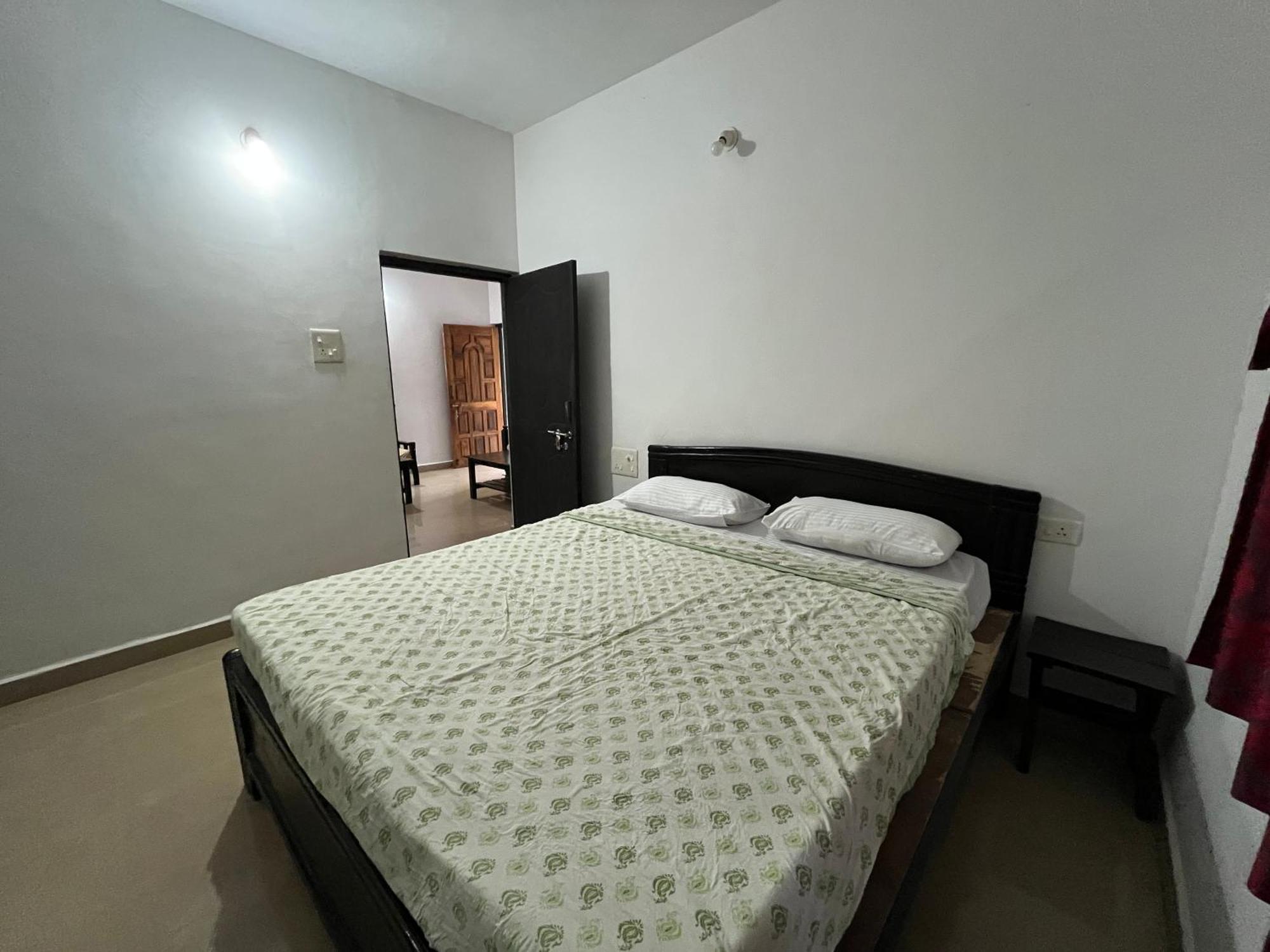 God'S Gift Morjim Hotel Exterior foto
