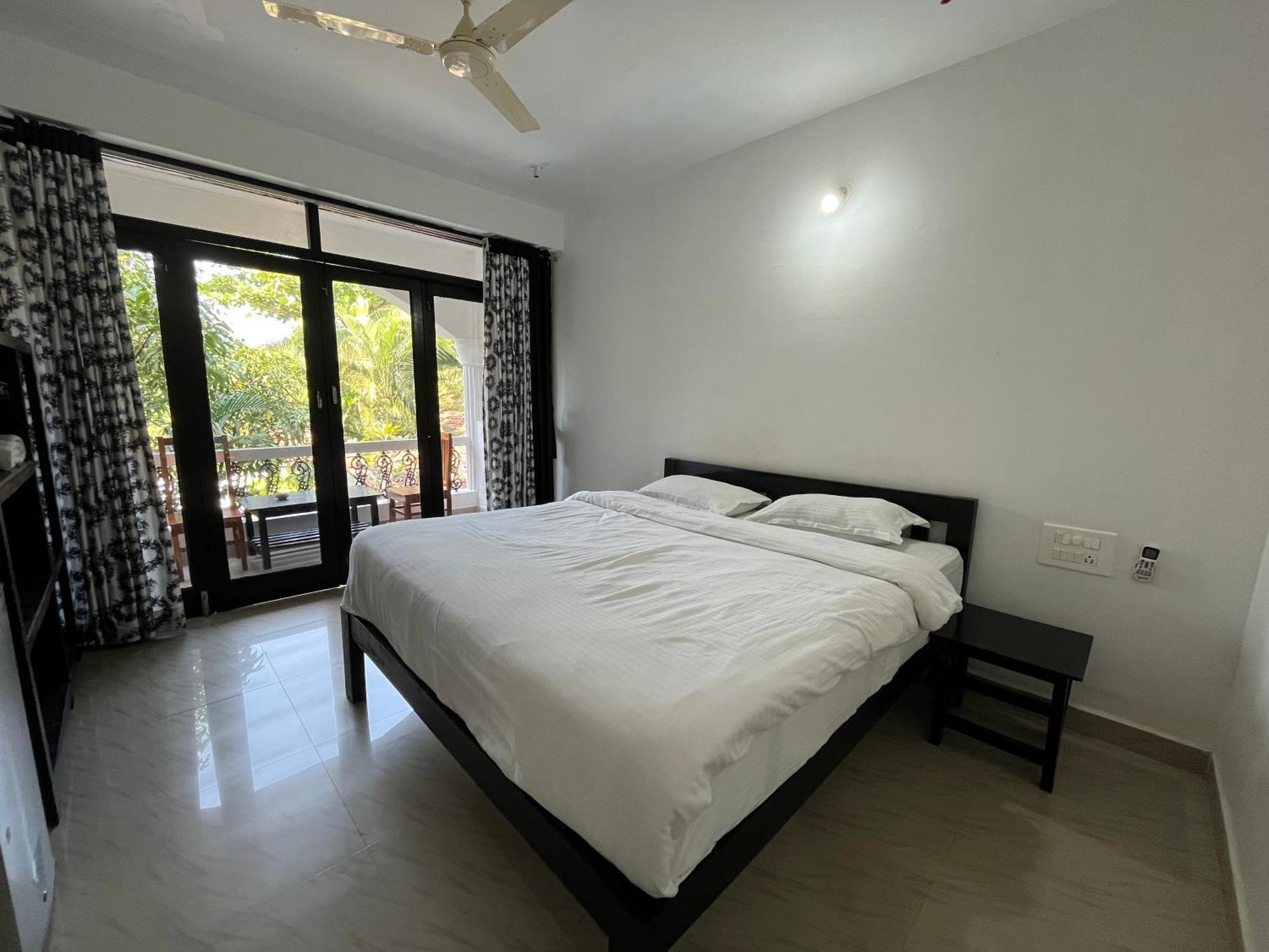 God'S Gift Morjim Hotel Exterior foto