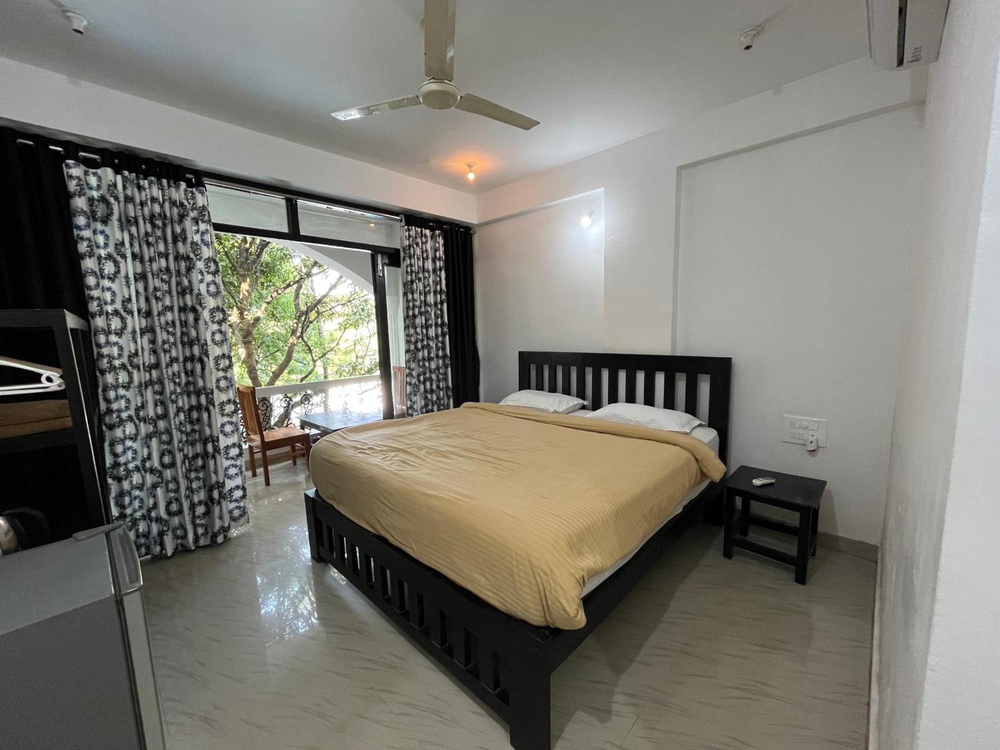 God'S Gift Morjim Hotel Exterior foto