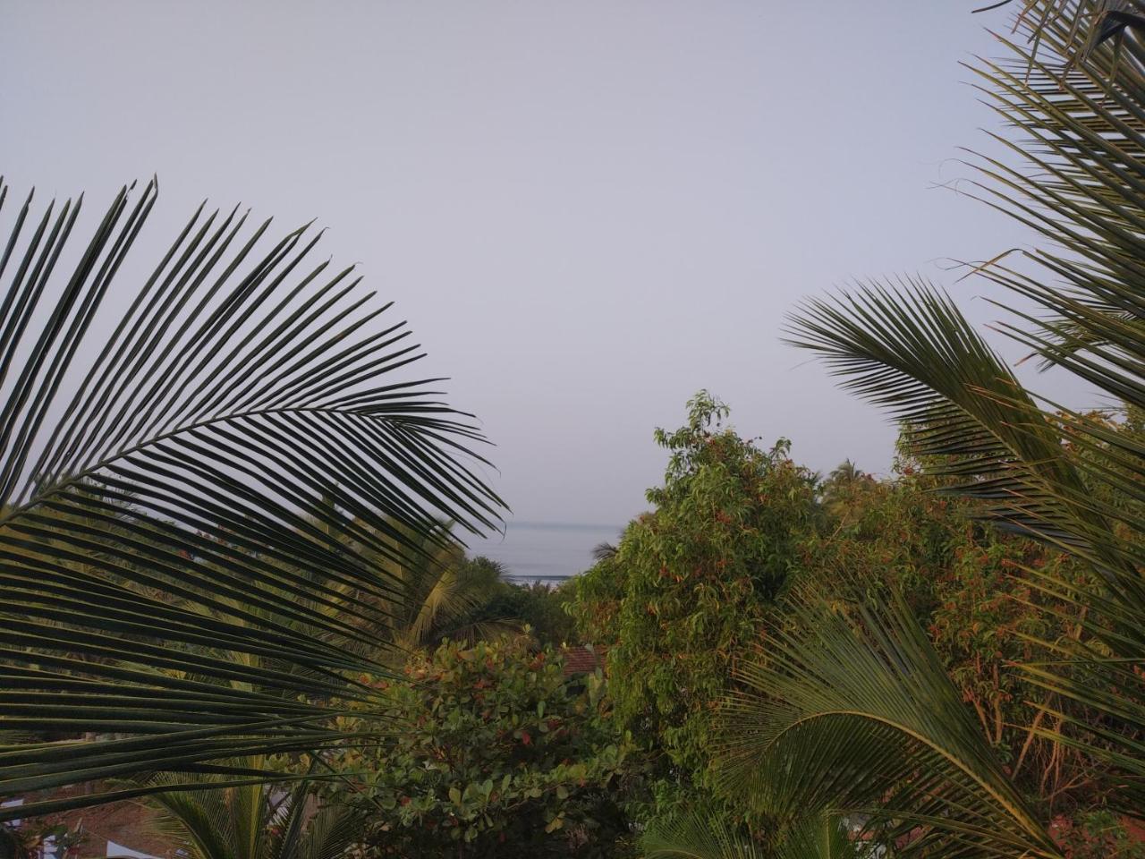 God'S Gift Morjim Hotel Exterior foto